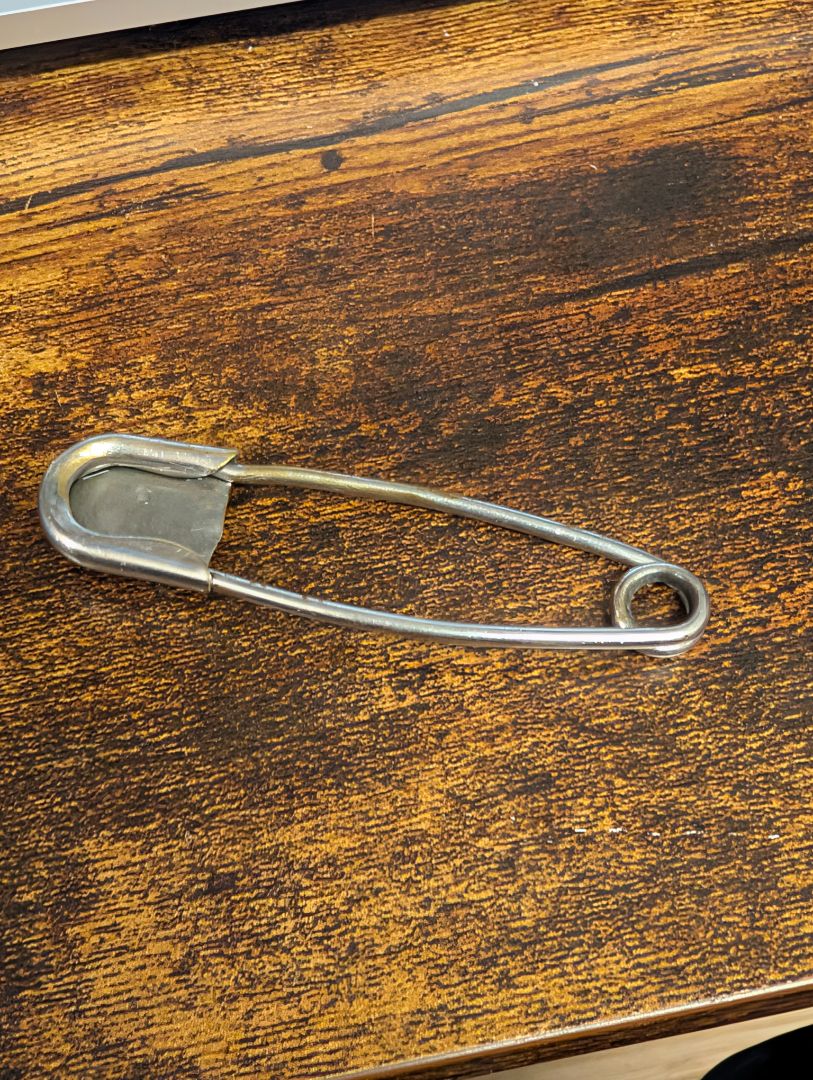Laundry clothes pin with blue leaves