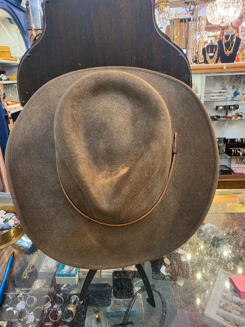 Lite Felt hat with leather band