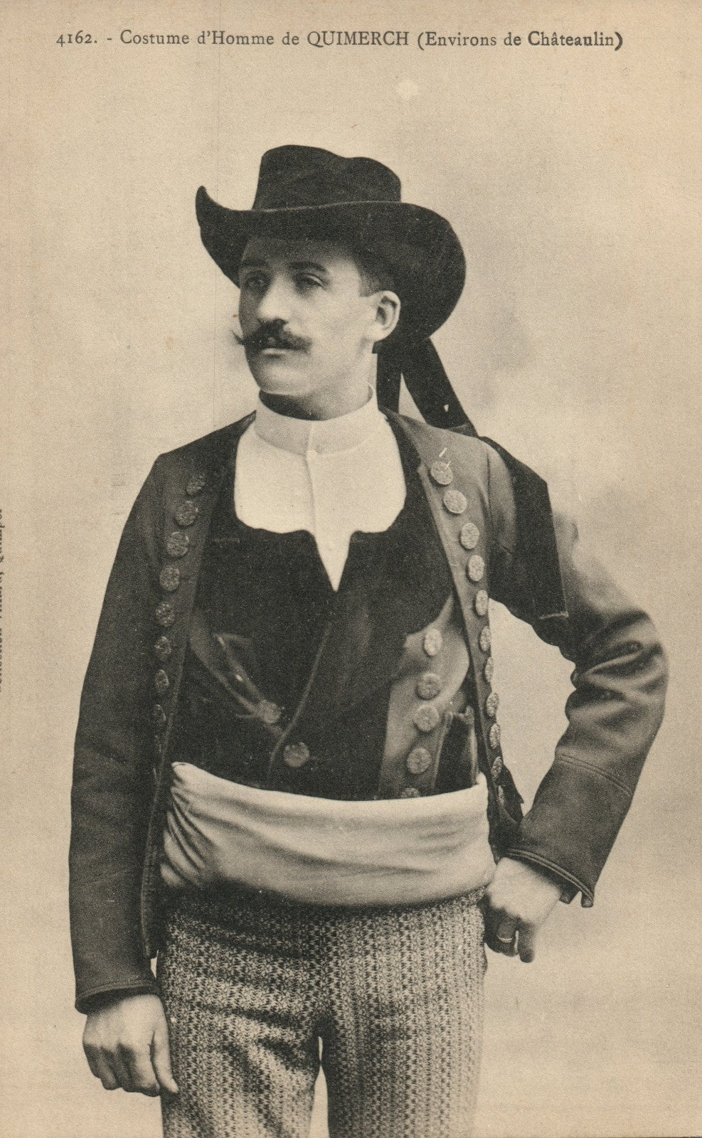 4162 Costume d'Homme de Quimerch French France Postcard