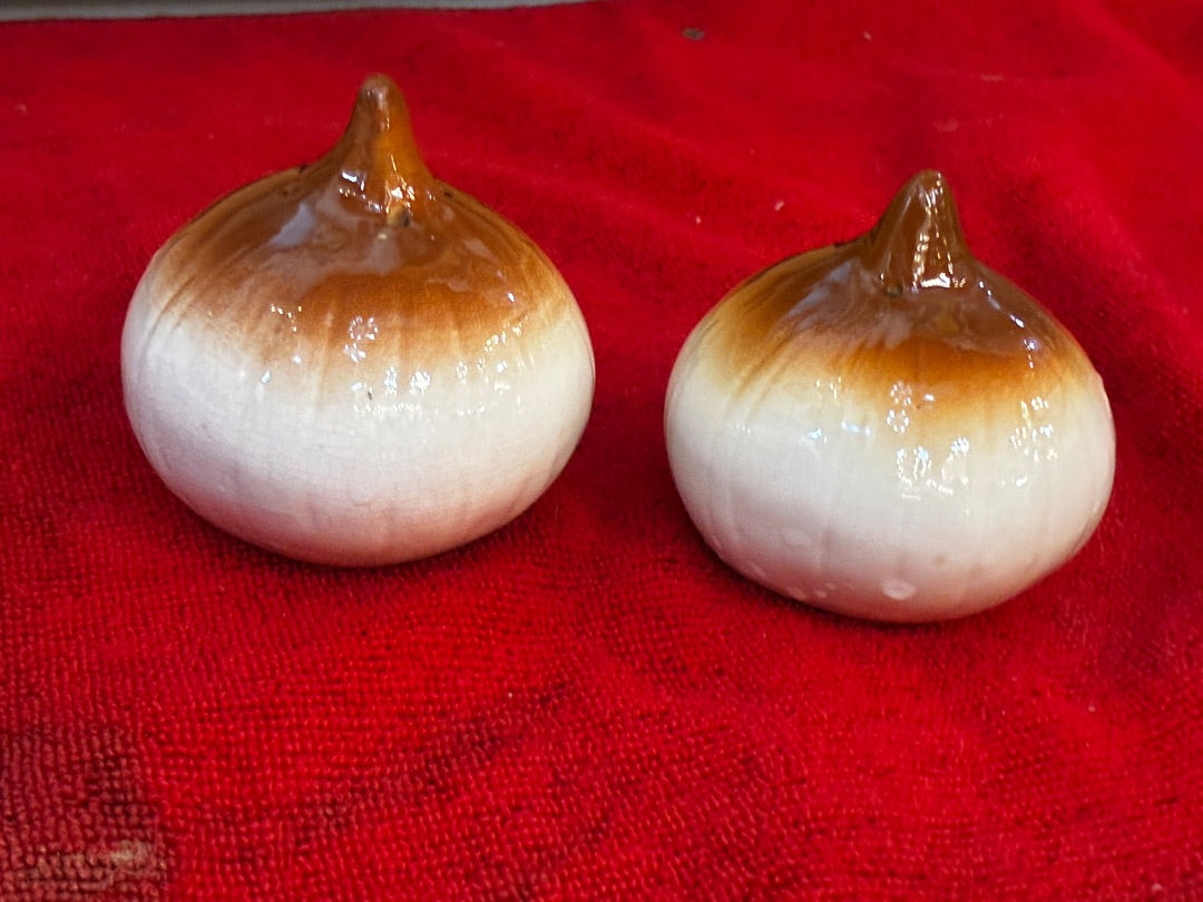 Onion shakers