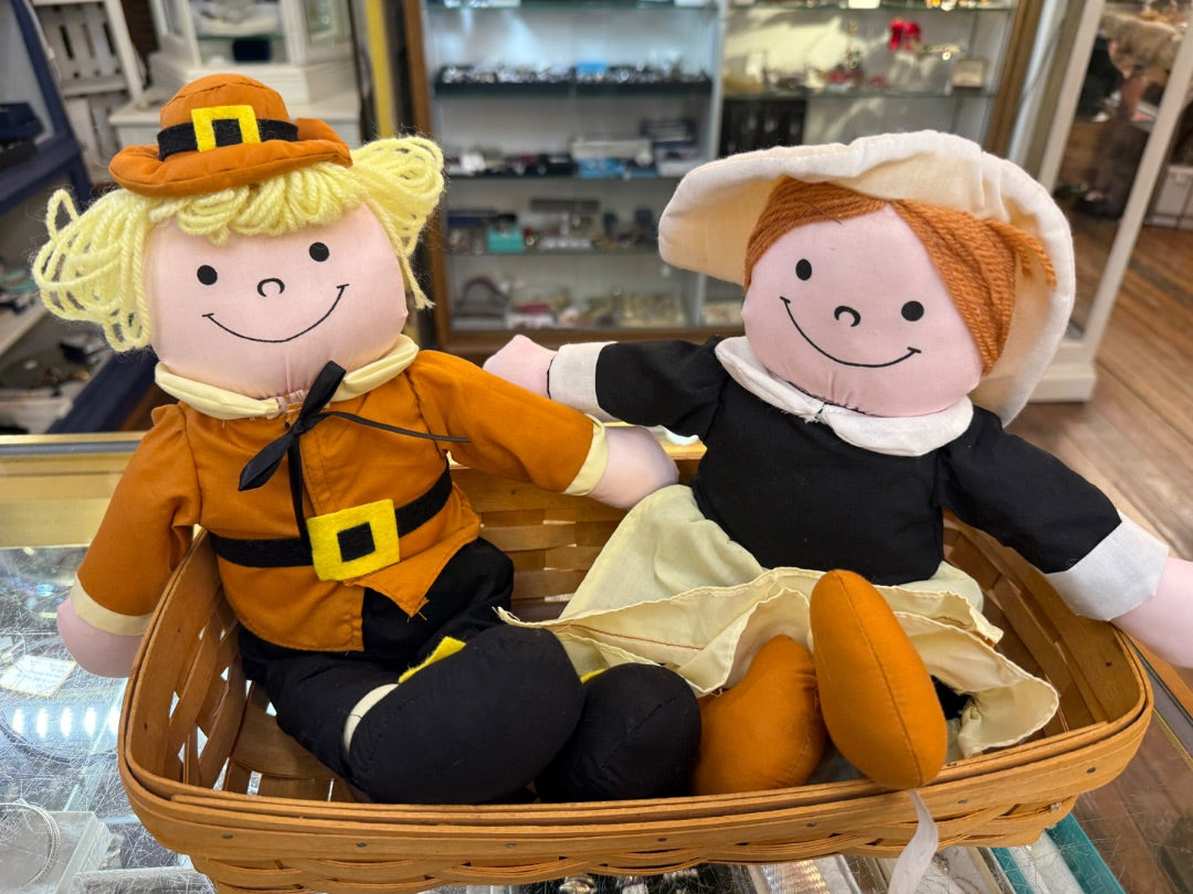 Holidays - stuffed pilgrim couple
