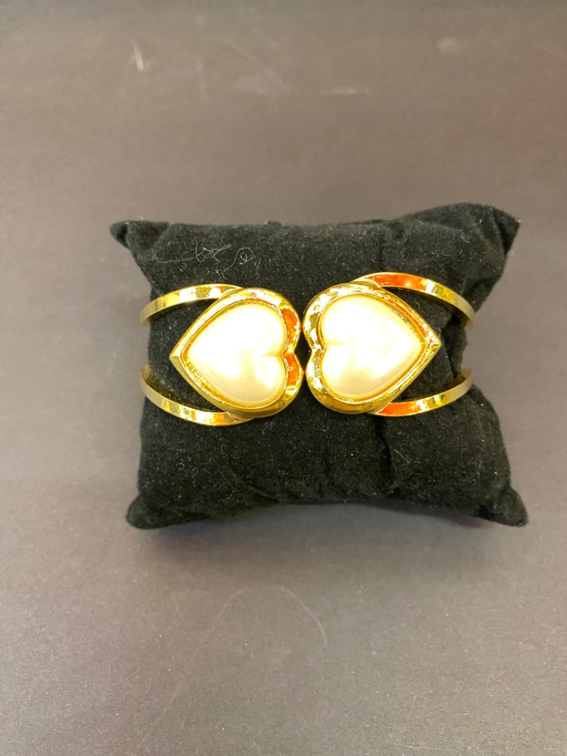 Avon Heart Bracelet19.95
