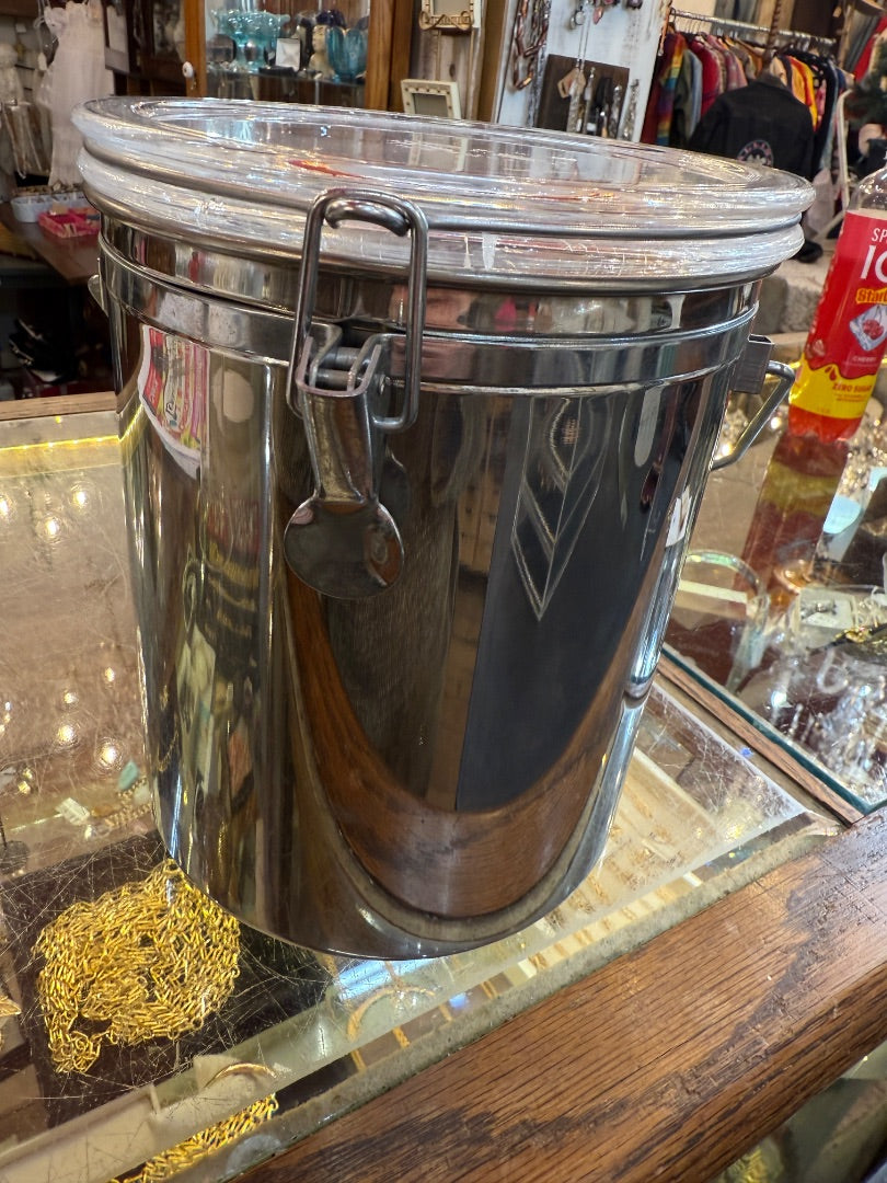 Can of new Jewelry