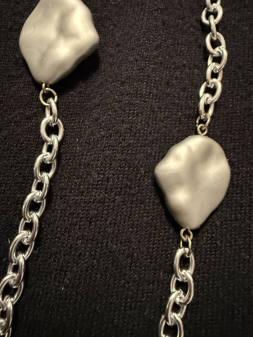 Avon Baroque Pearl Necklace