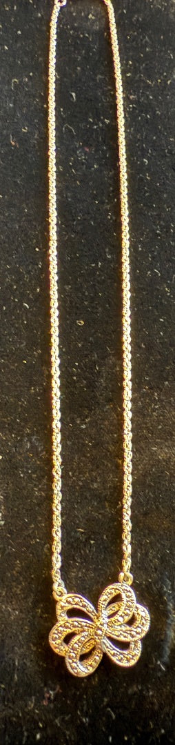 Vtg Avon Marcasite Ribbon Silver toned