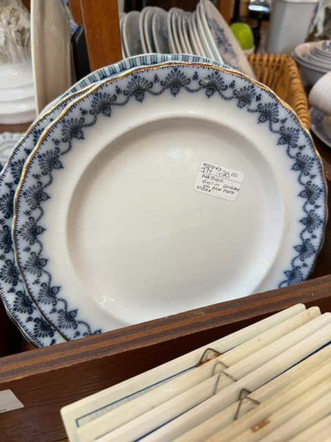 Marlon blue plate