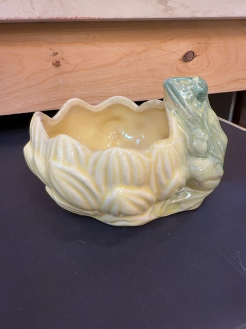 McCoy frog planter
