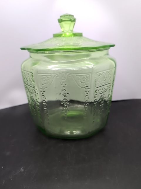 Anchor Hocking princess pattern uranium glass cookie jar