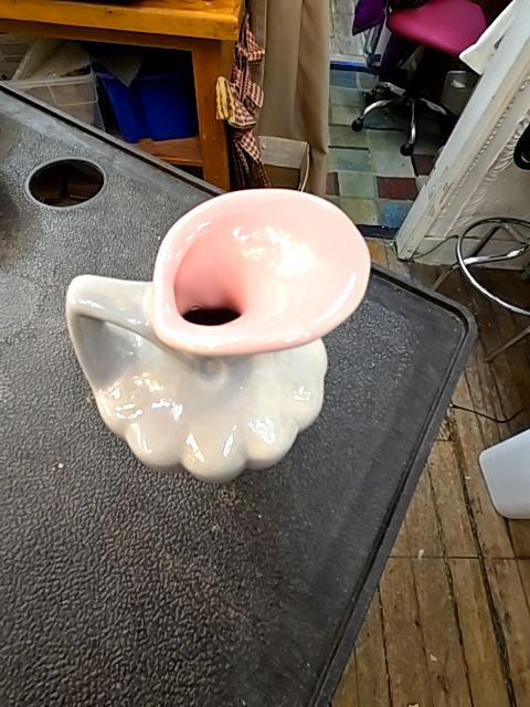 Gonder Pitcher