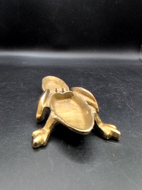 Decorative frog trinket box brass