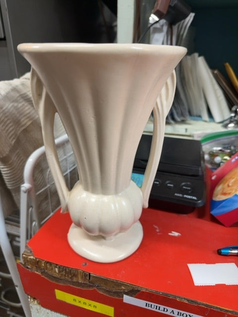 Hull vase