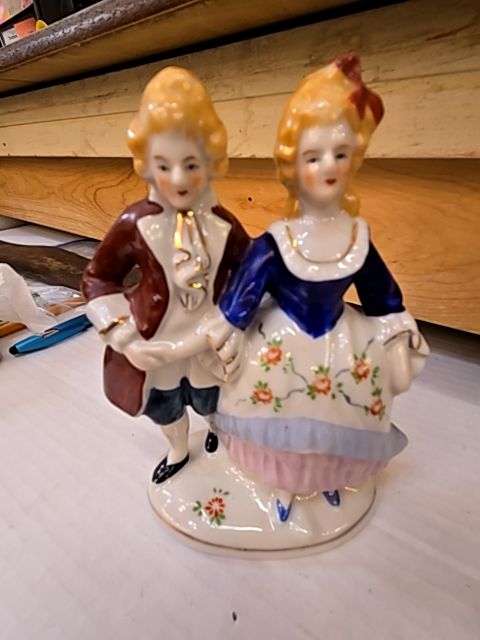 Colonial Couple