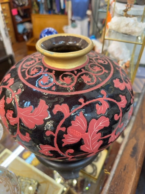 Chinese Asian vase w/base