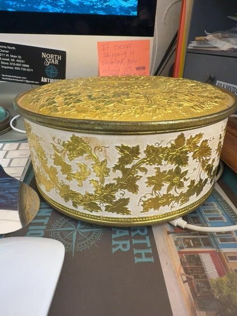 Vtg gold grape tin