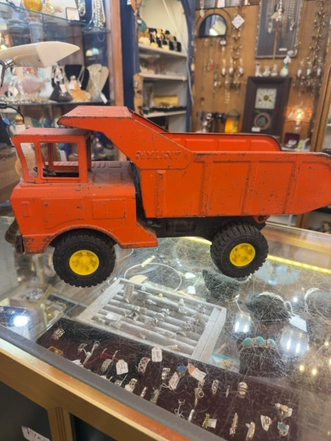Nylint dump truck