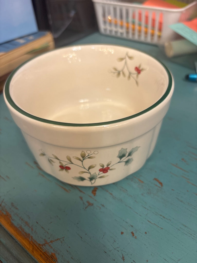 Pfaltzgraff Winterberry Ramekin