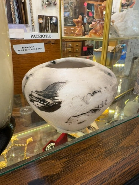 HM horse hair pottery