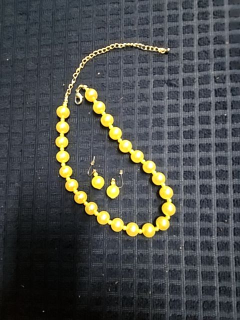 Yellow Necklace / earrings