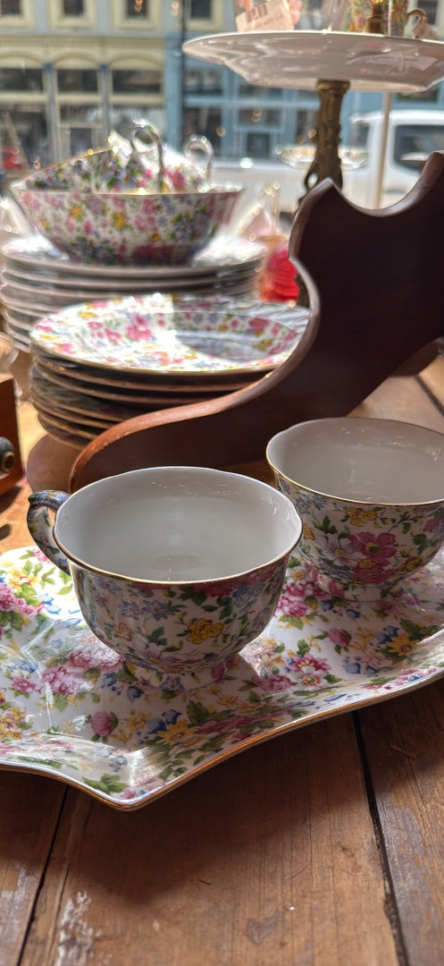 Chintz China set (8)+