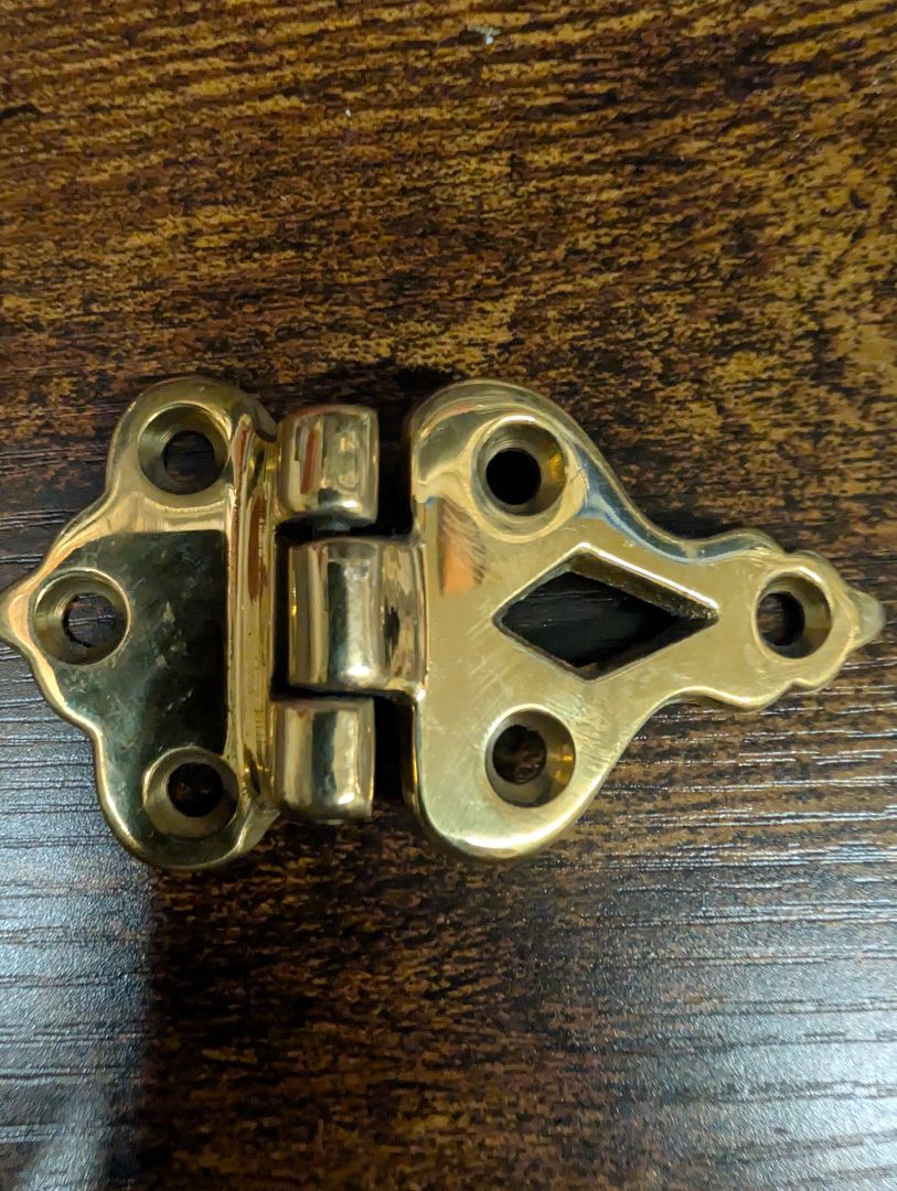 New ice box hinge