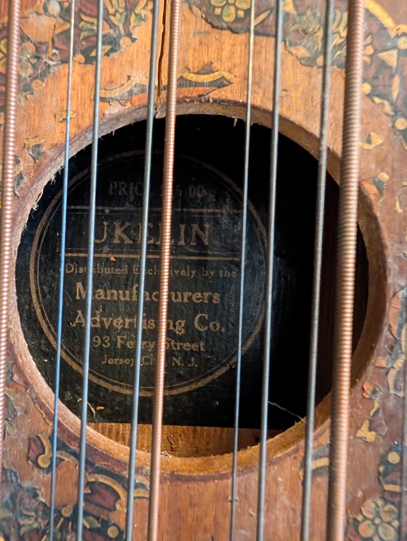 Ukeline lap harp.