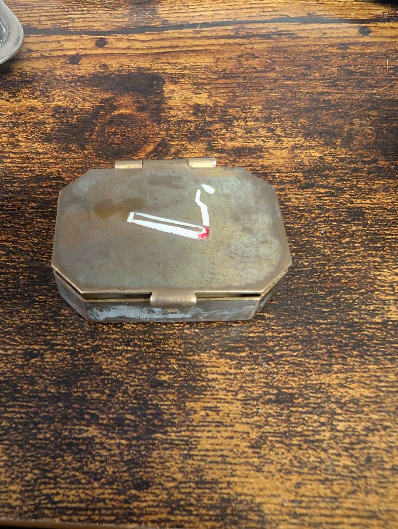 Trinket ashtray with lid