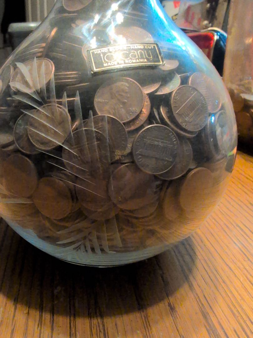 Large vase of bronze Lincoln cents.