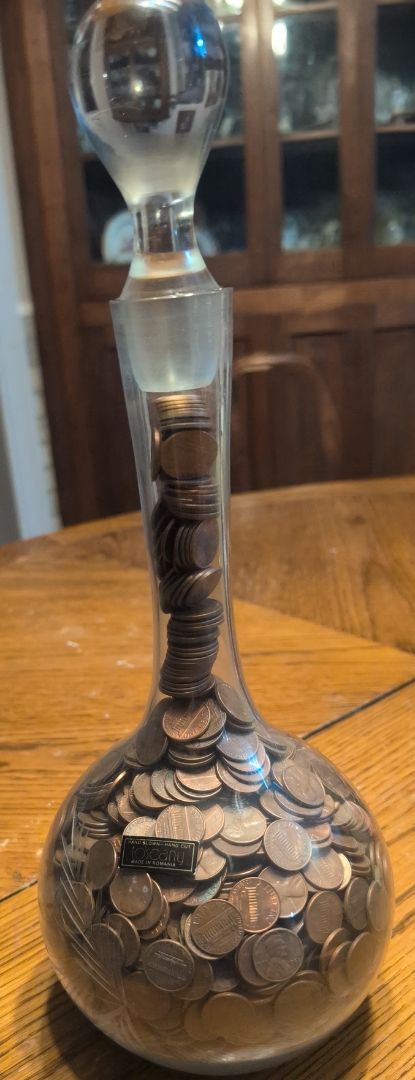 Large vase of bronze Lincoln cents.