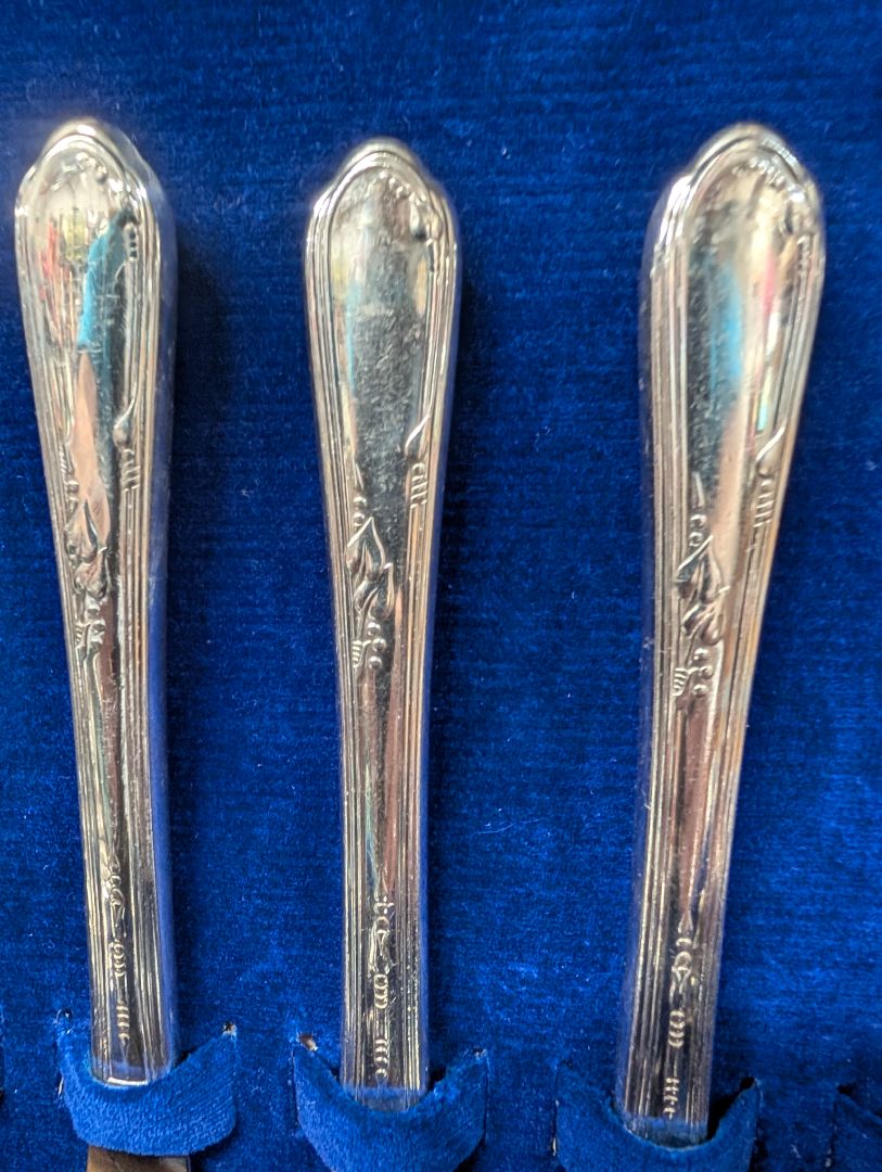 133 piece Heather Meadowbrook 12 person serving flatware