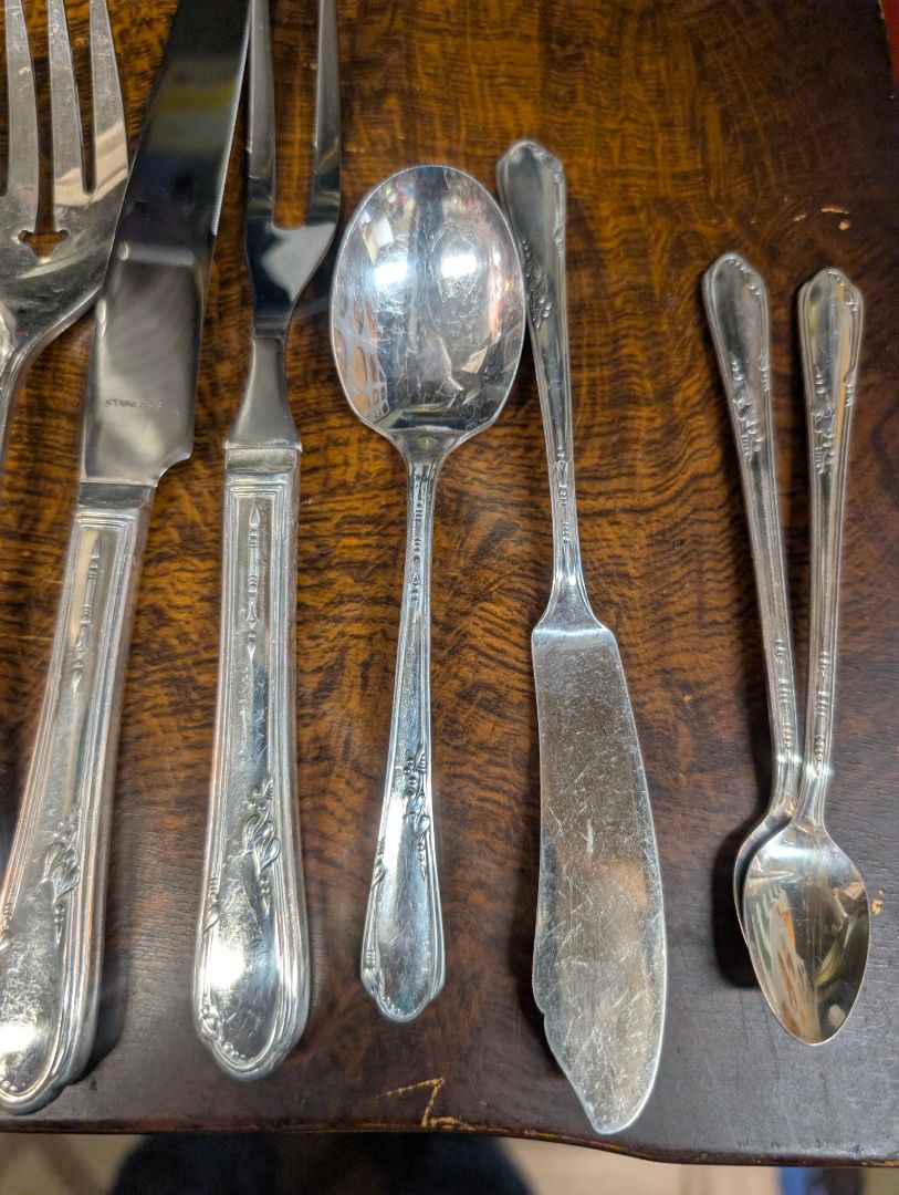 133 piece Heather Meadowbrook 12 person serving flatware