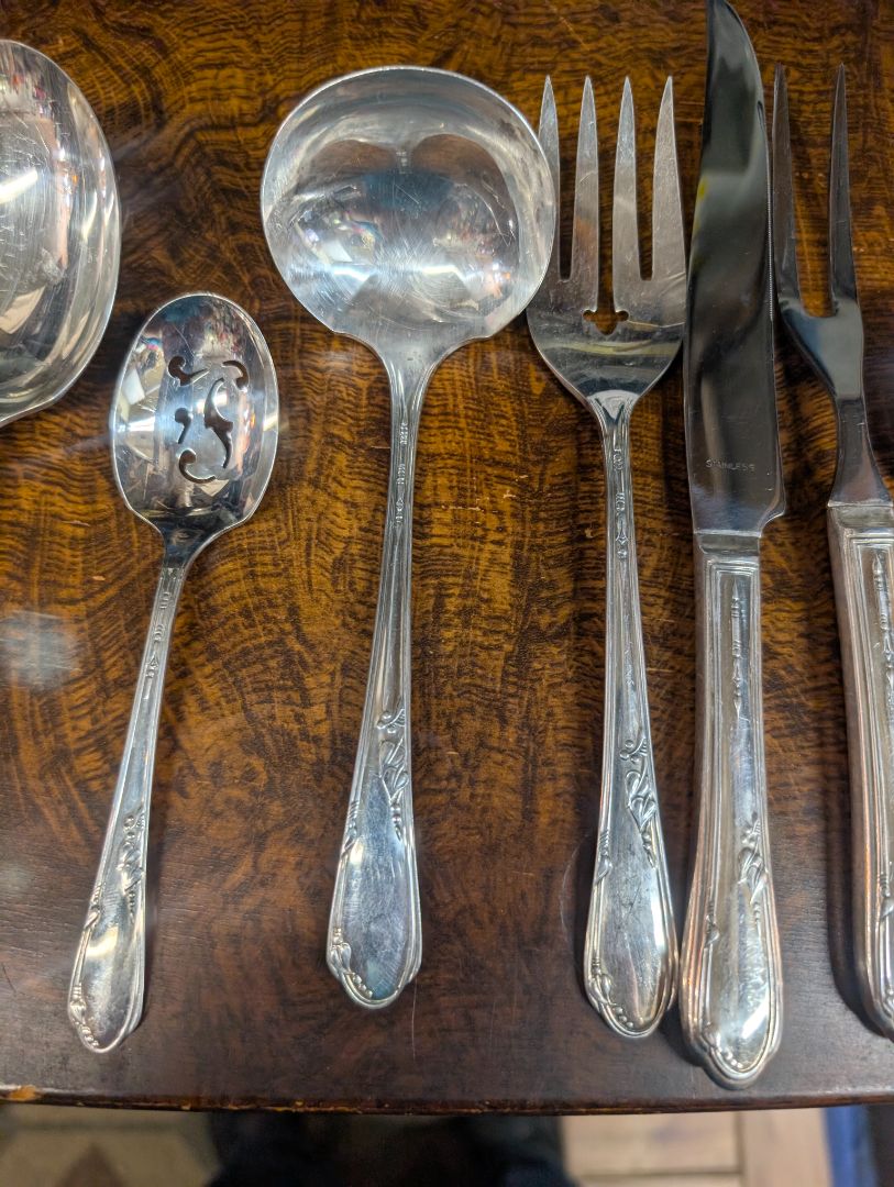 133 piece Heather Meadowbrook 12 person serving flatware