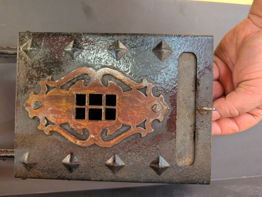 Arts and crafts mailbox