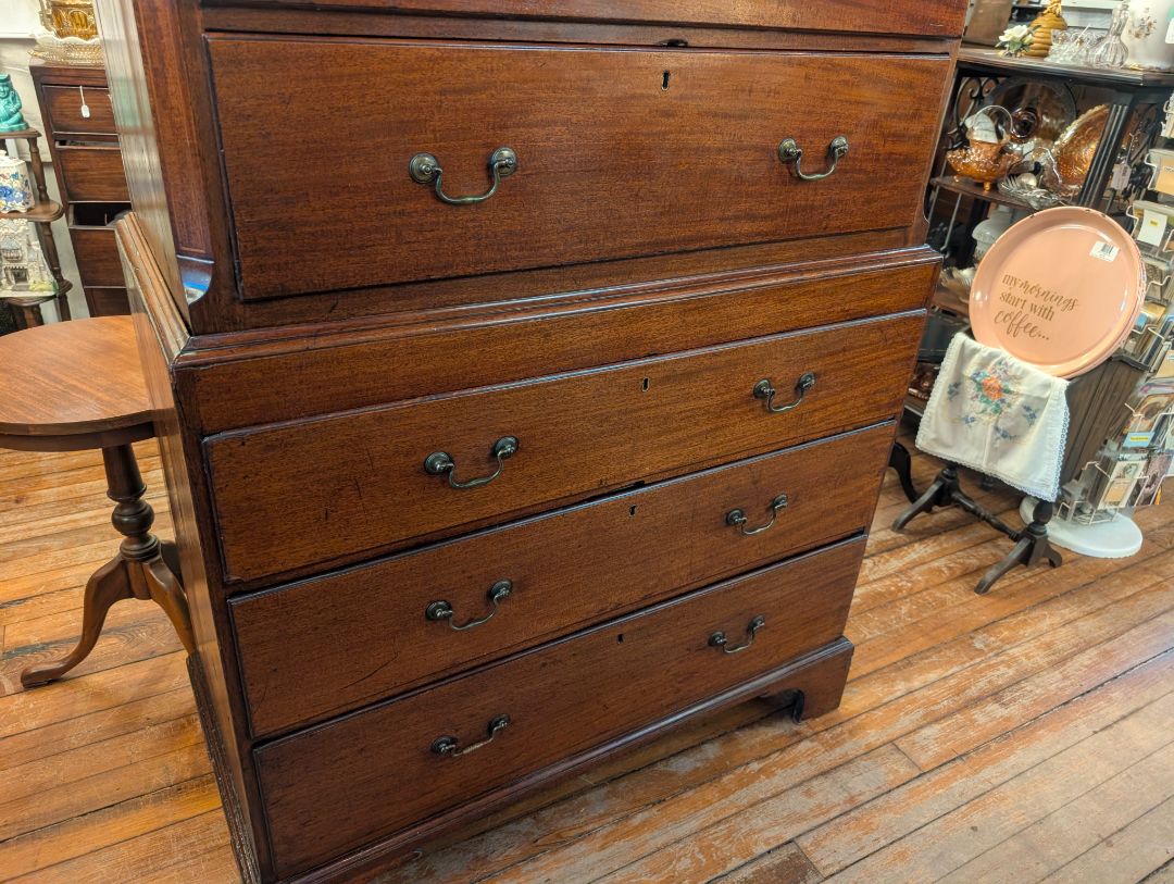 1760 to 1780 English highboy made in Lancaster region mahogany