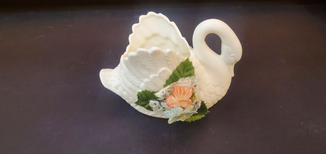 Swan Lace Candle