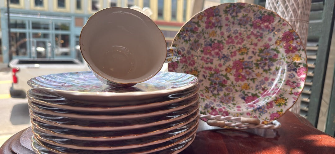 Chintz China set (8)+