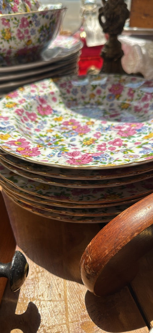 Chintz China set (8)+