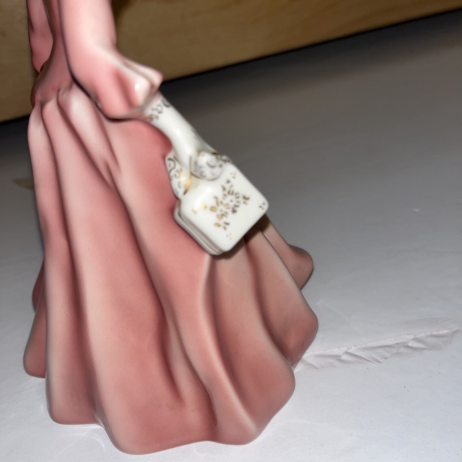 VINTAGE FLORENCE CERAMICS PASADENA CALIFORNIA JULIE 7.5”LADY FIGURINE