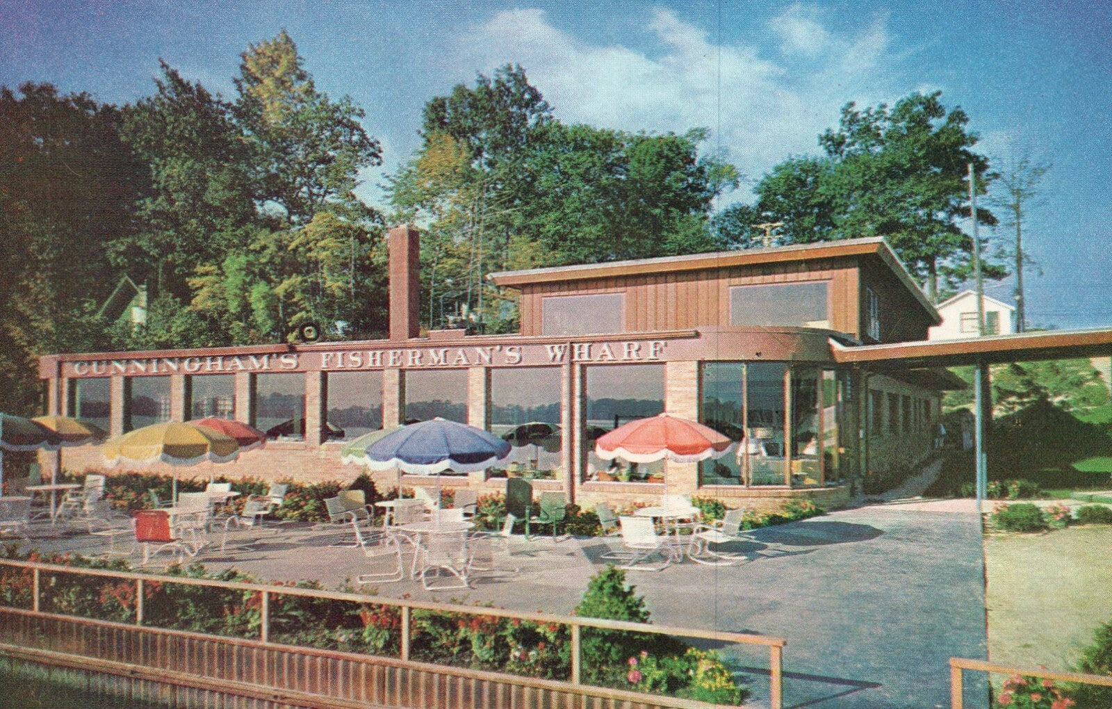 Stew Cunningham's Fisherman's Wharf St. Clair Michigan Mich Postcard