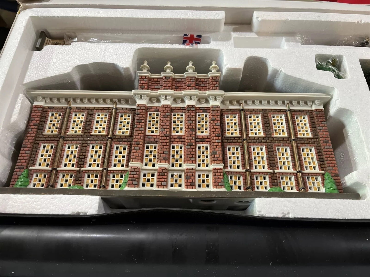 NEW Department Dept 56 Kensington Palace Dickens Village Series 58309 1998