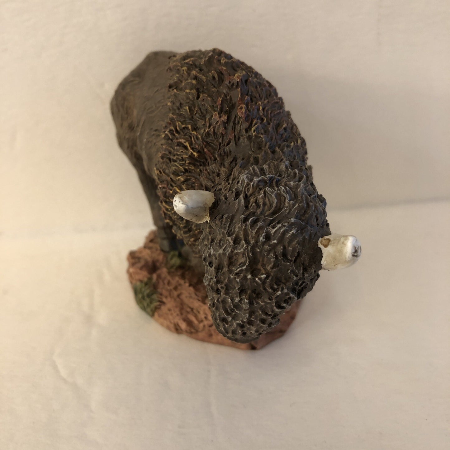 American Bison Buffalo Figurine Statue Western Americana Resin 5-1/2" x 4"