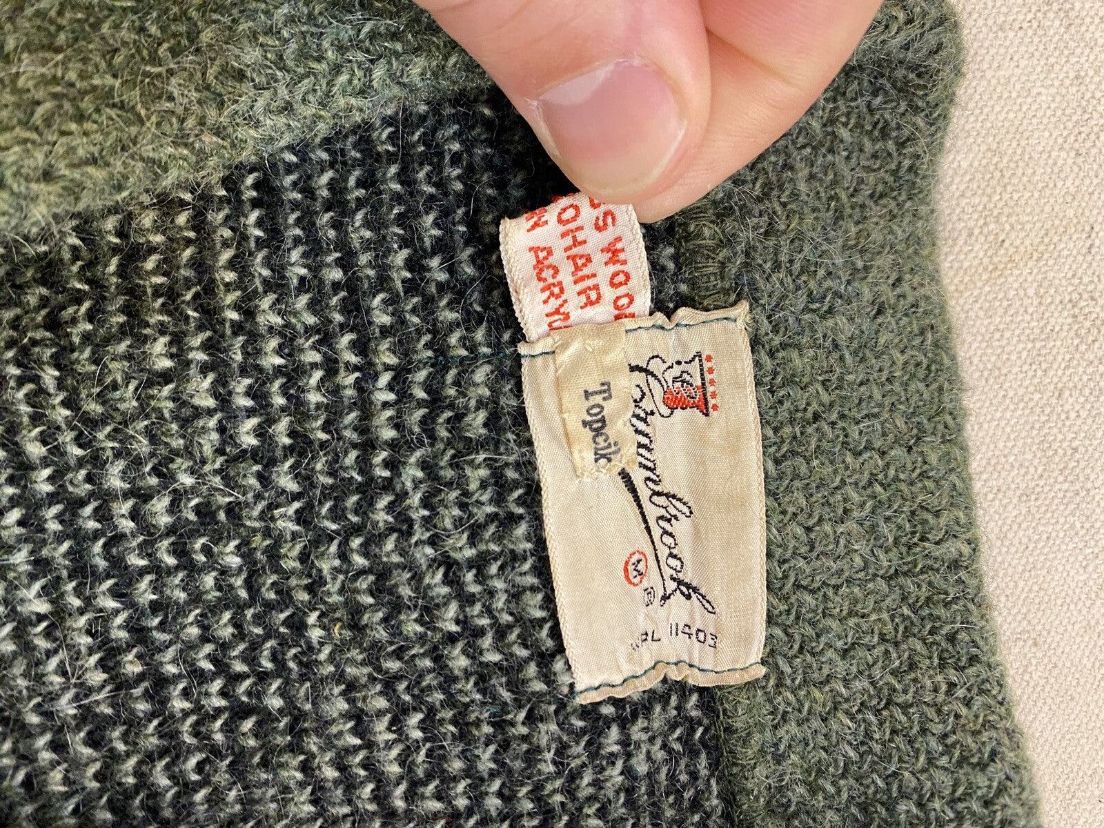 1950s Shaggy Green And Black Argyle Mohair Sweater 22x25