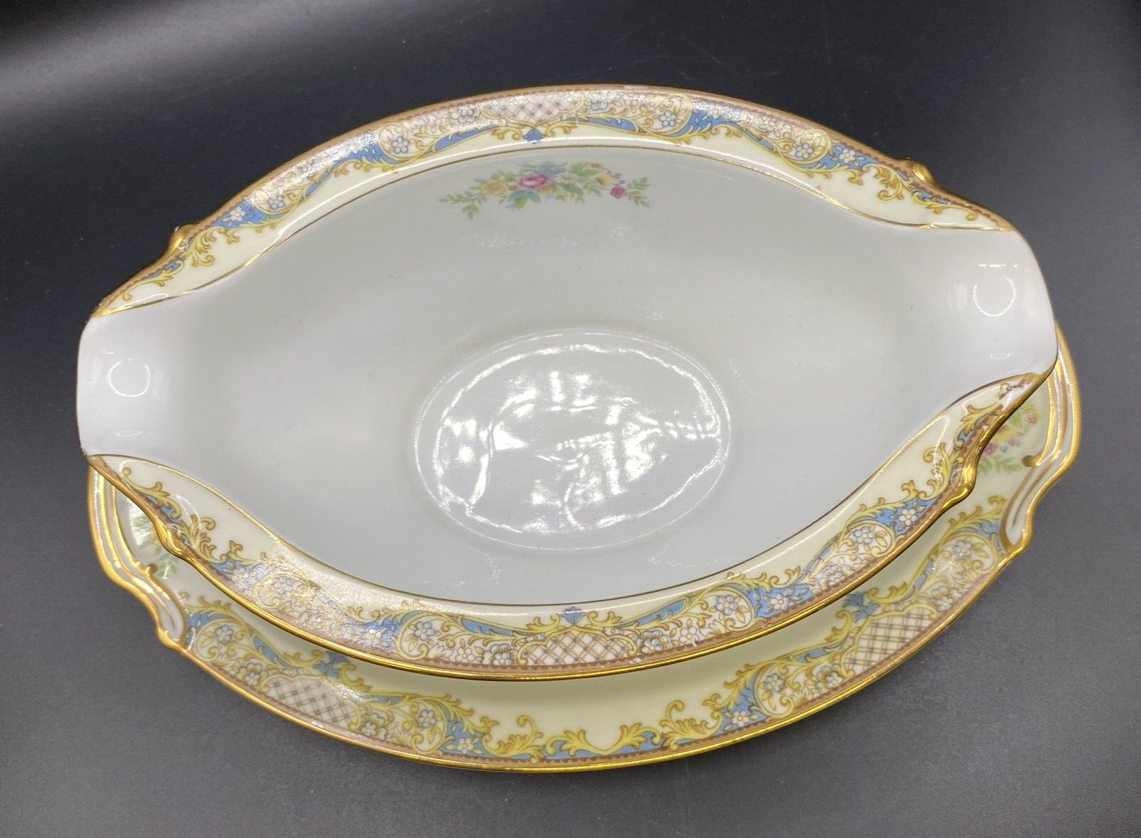 Noritake Porcelain China 4732 Carmela With Gold Gravy Boat