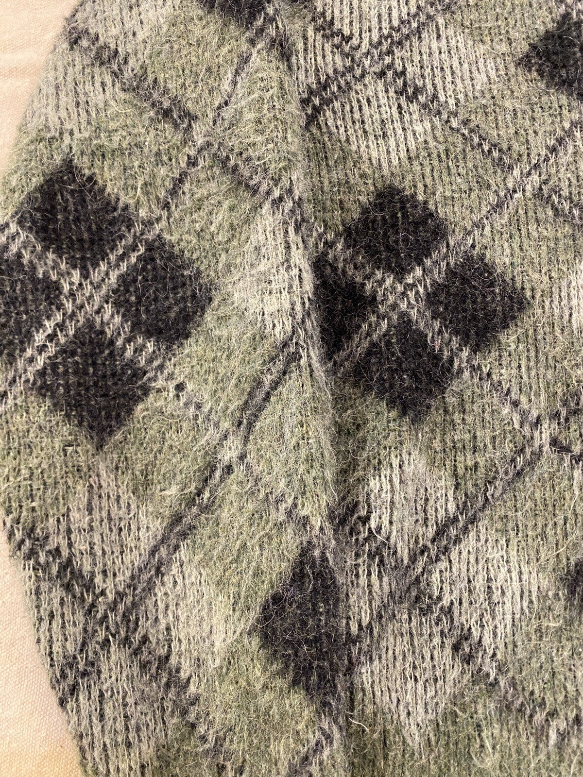 1950s Shaggy Green And Black Argyle Mohair Sweater 22x25