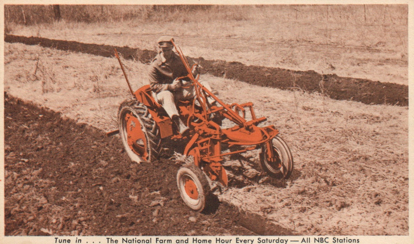 Allis-Chalmers Model "G" TRACTOR Vintage postcard