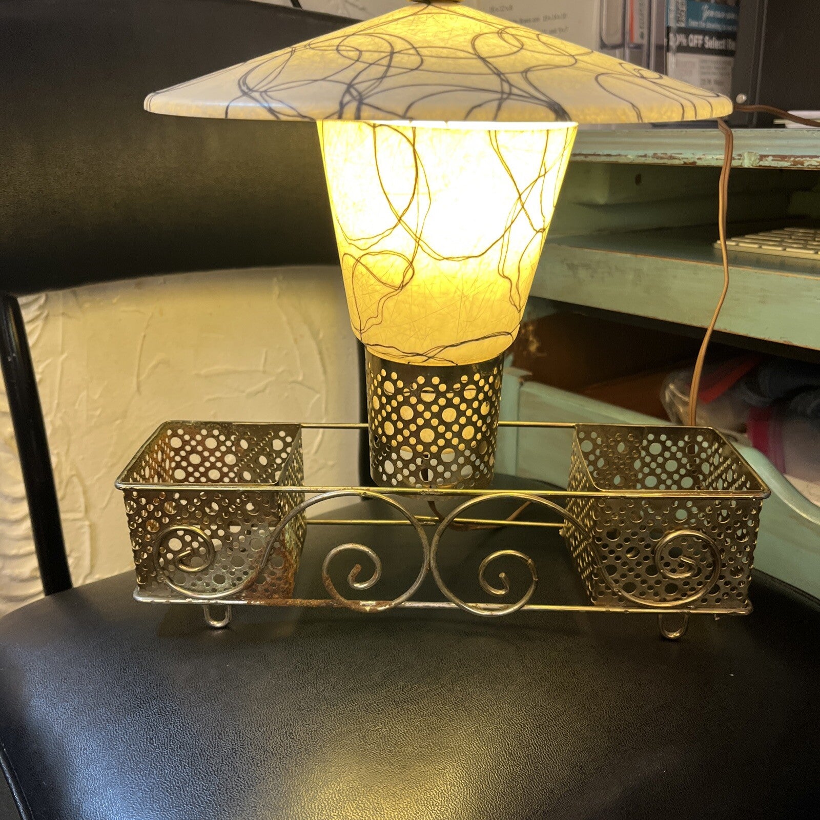 ￼￼VTG Weinberg Era Atomic Saucer Spaghetti Fiberglass Metal mesh Mcm Lamp Light