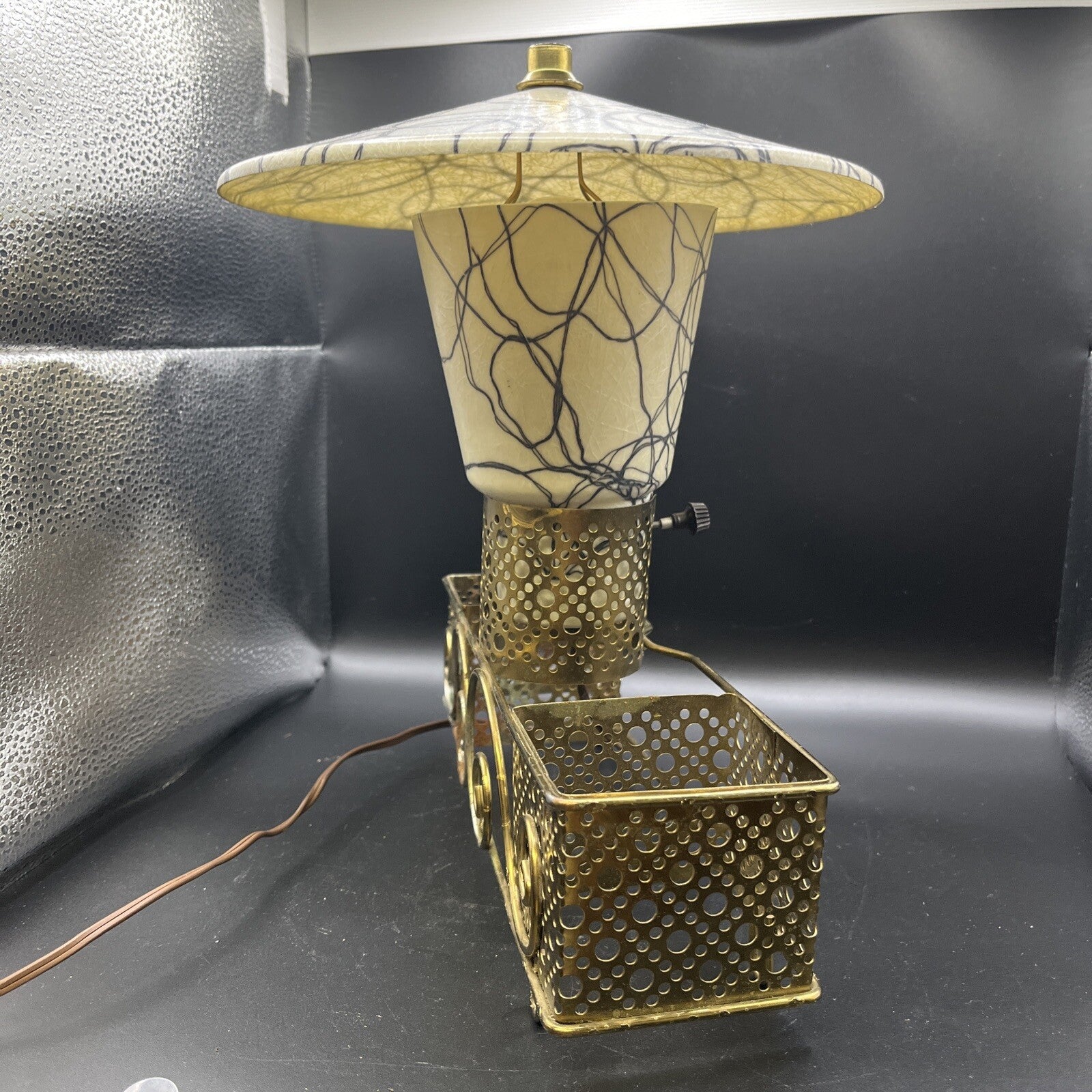 ￼￼VTG Weinberg Era Atomic Saucer Spaghetti Fiberglass Metal mesh Mcm Lamp Light