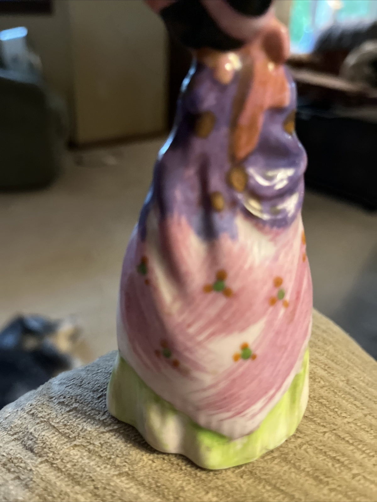 Vintage Occupied Japan Lady With A Purple Shaw  Figurine - Japan