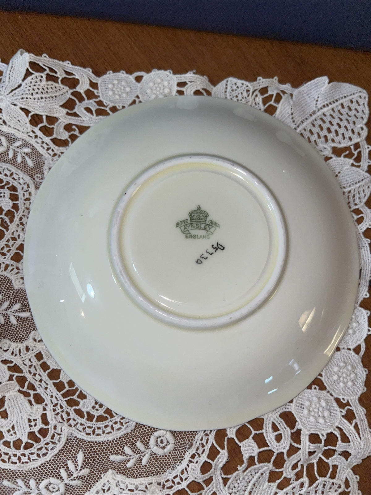 Vintg JOHN AYNSLEY Bone China England Ruby Red Floral Center #C882 Set Cup&Sauce