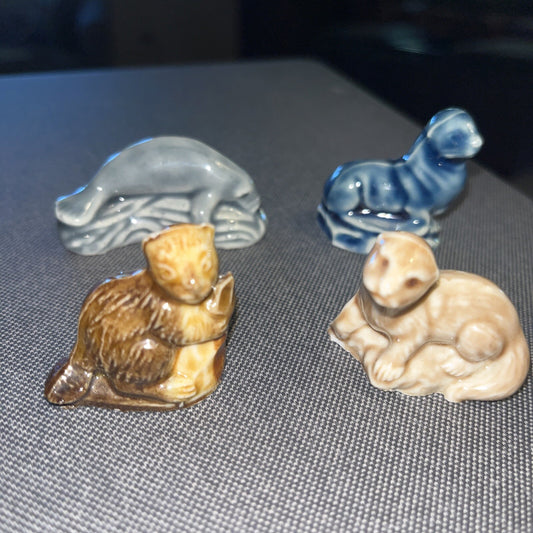 WADE WHIMSY FIGURINE VINTAGE ENGLAND ANIMAL LOT WALRUS SEAL OTTER & BEAVER (4)