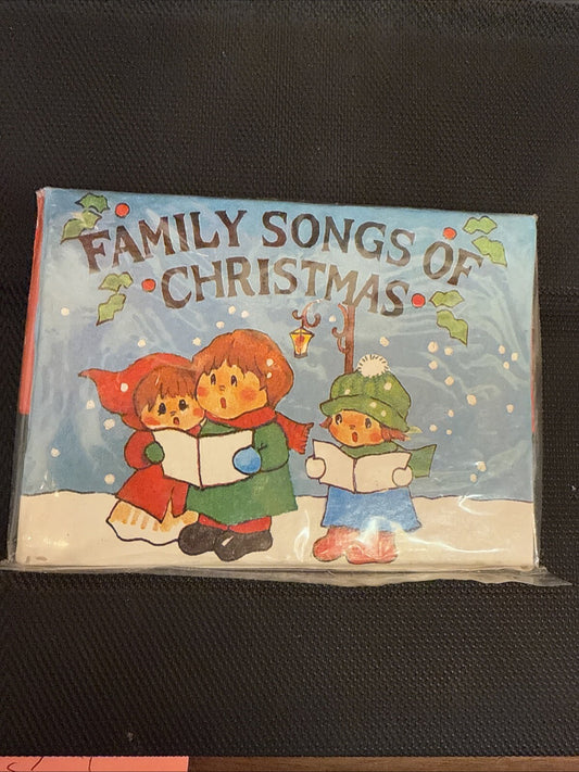 Vtge SSCO Family Songs of Christmas Mini Book Ornament 6 Songs 20 Pages Taiwan